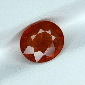 Natural 1.68 Carat Spessartite Garnet Gemstone